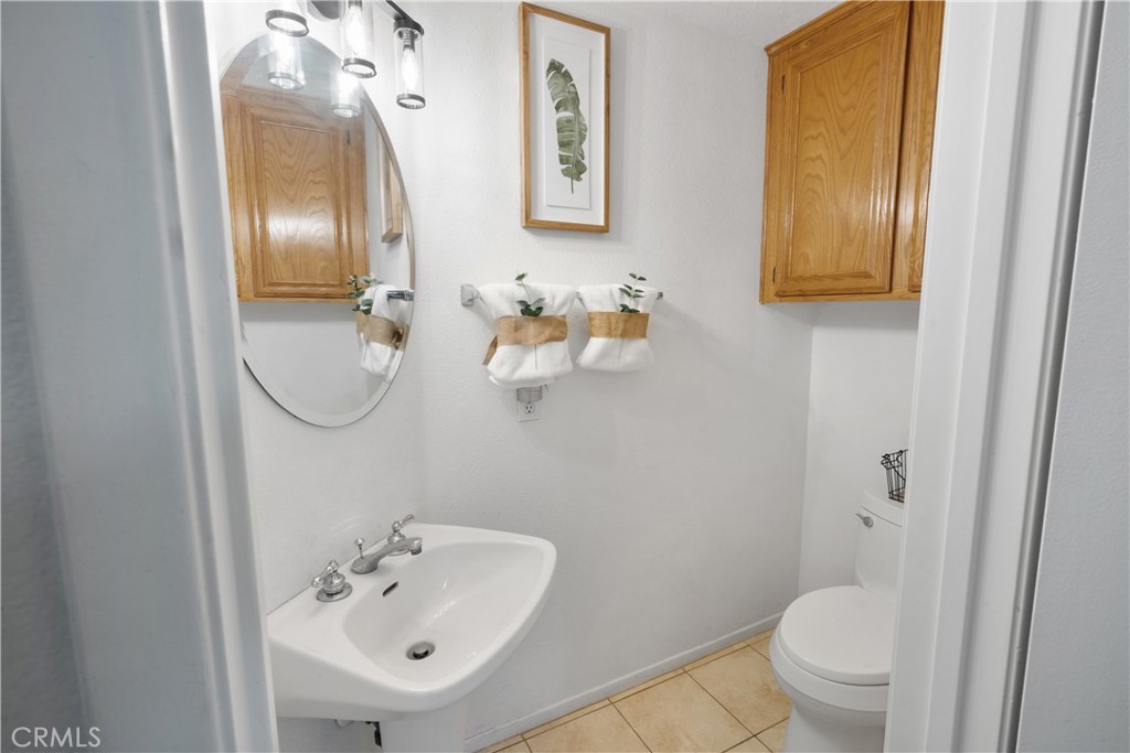 686 Azure Lane, Unit 2 Corona, CA 92879 - Photo 5 of 31