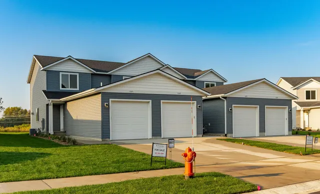 $359,900 | 1085 Century Village Lane Northeast, Rochester, MN 55906