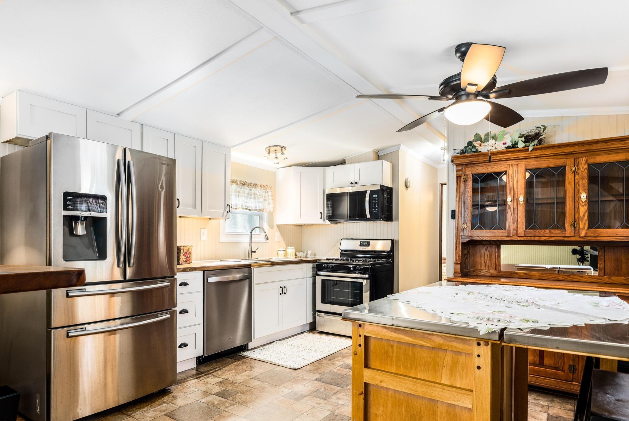 39 Hilton Avenue Exeter, NH 03833 - Photo 13 of 38
