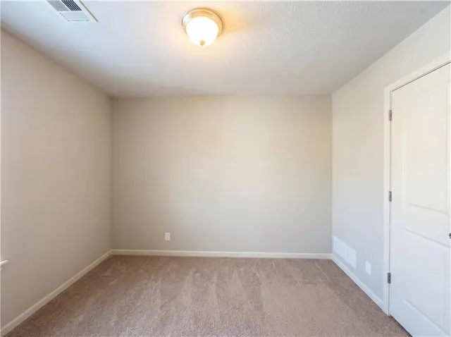 $281,000 | 1607 Northwest Hilltop Lane, Grain Valley, MO 64029