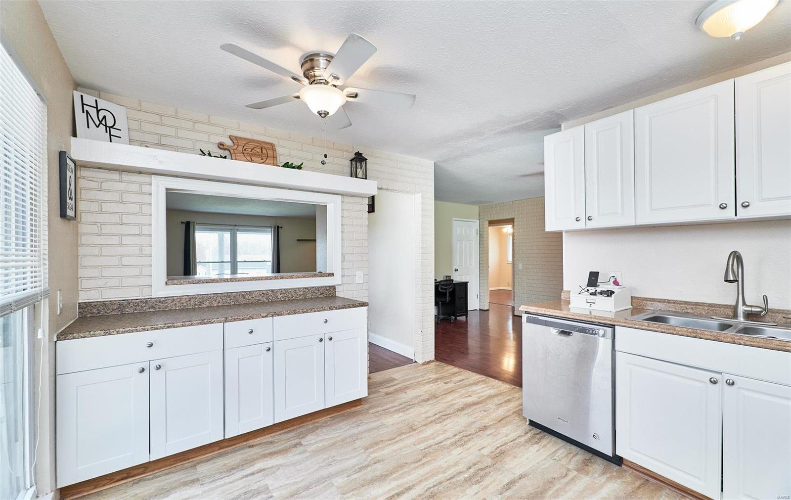 4330 Parker Road Black Jack, MO 63033 - Photo 18 of 38