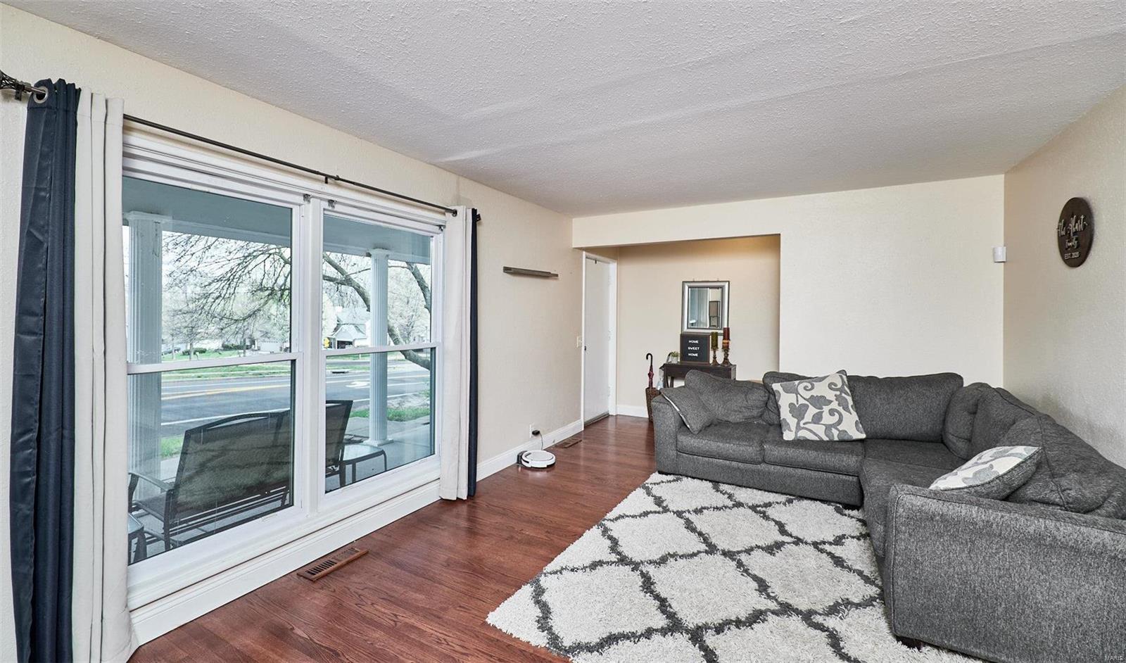 4330 Parker Road Black Jack, MO 63033 - Photo 3 of 38