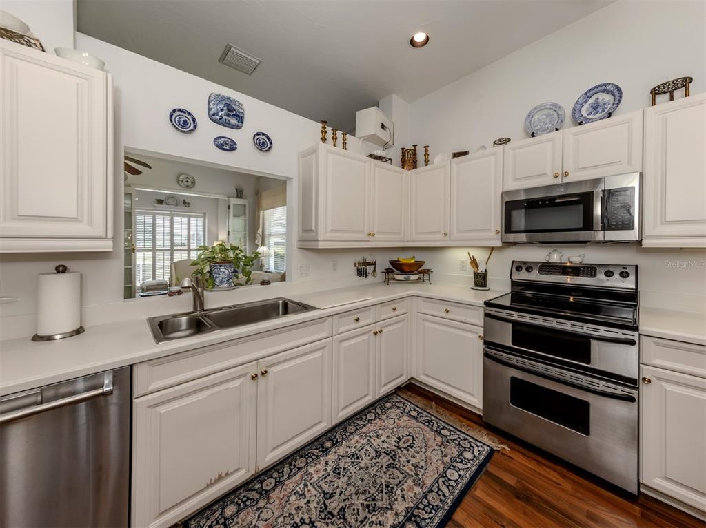 553 Fallbrook Drive Venice, FL 34292 - Photo 28 of 65