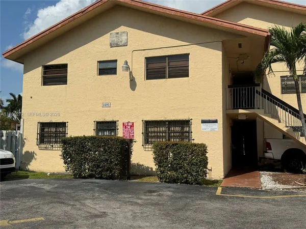 $230,000 | 2295 West 53rd Place, Unit 201, Hialeah, FL 33016