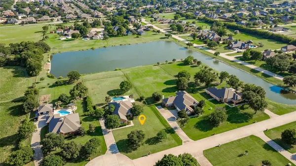 $700,000 | 104 Island Circle, Shady Shores, TX 76208