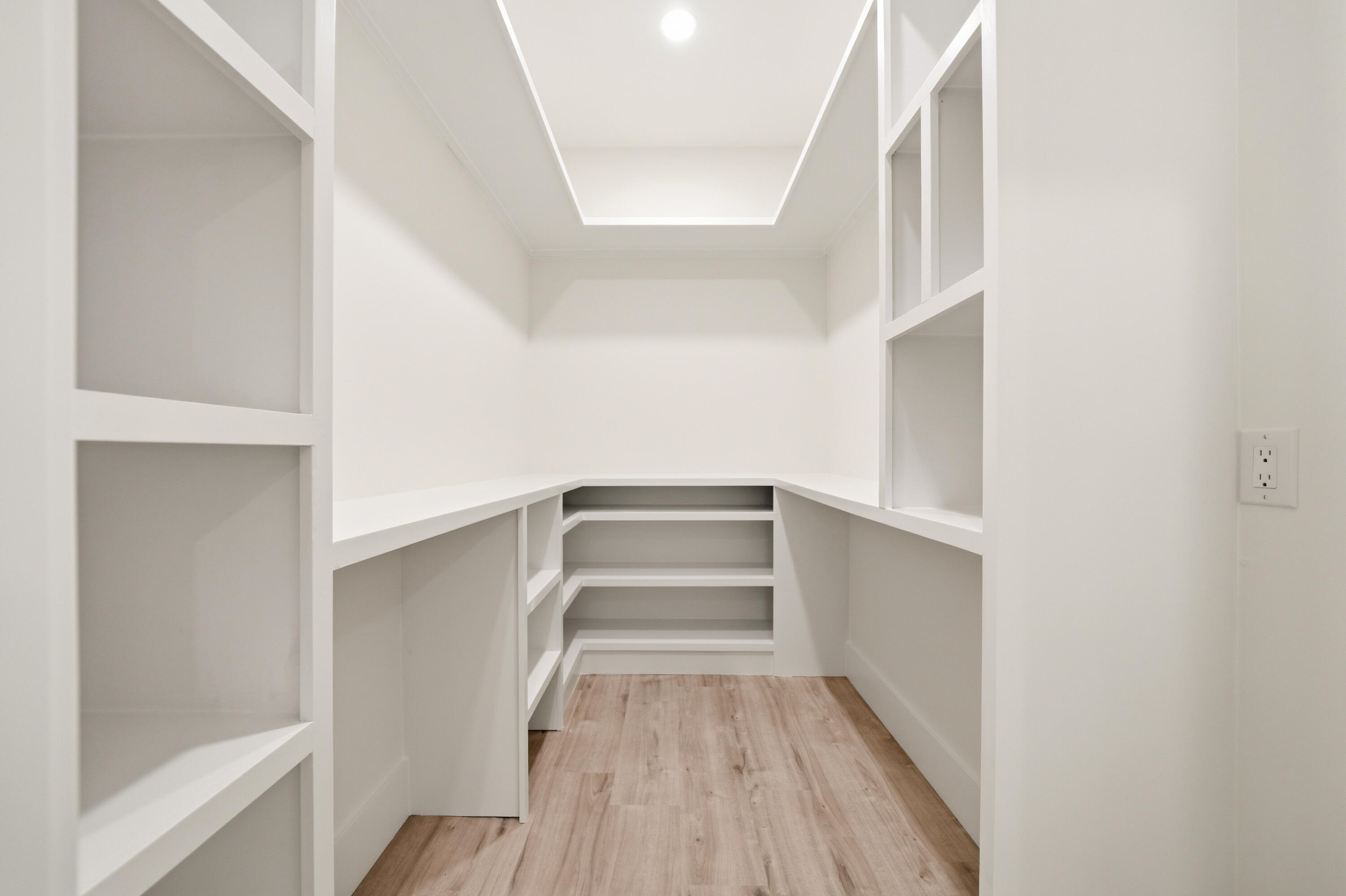 179 4th Street Santa Rosa Beach, FL 32459 - Photo 29 of 42 Master Closet