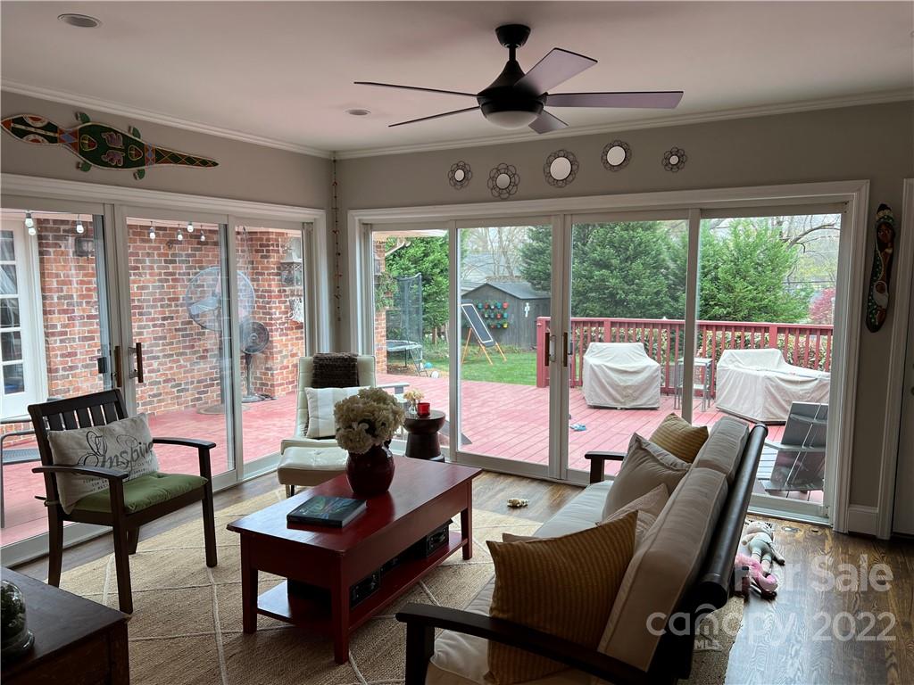2435 Hatherly Road Charlotte, NC 28209 - Photo 4 of 11 Gallery Image 4