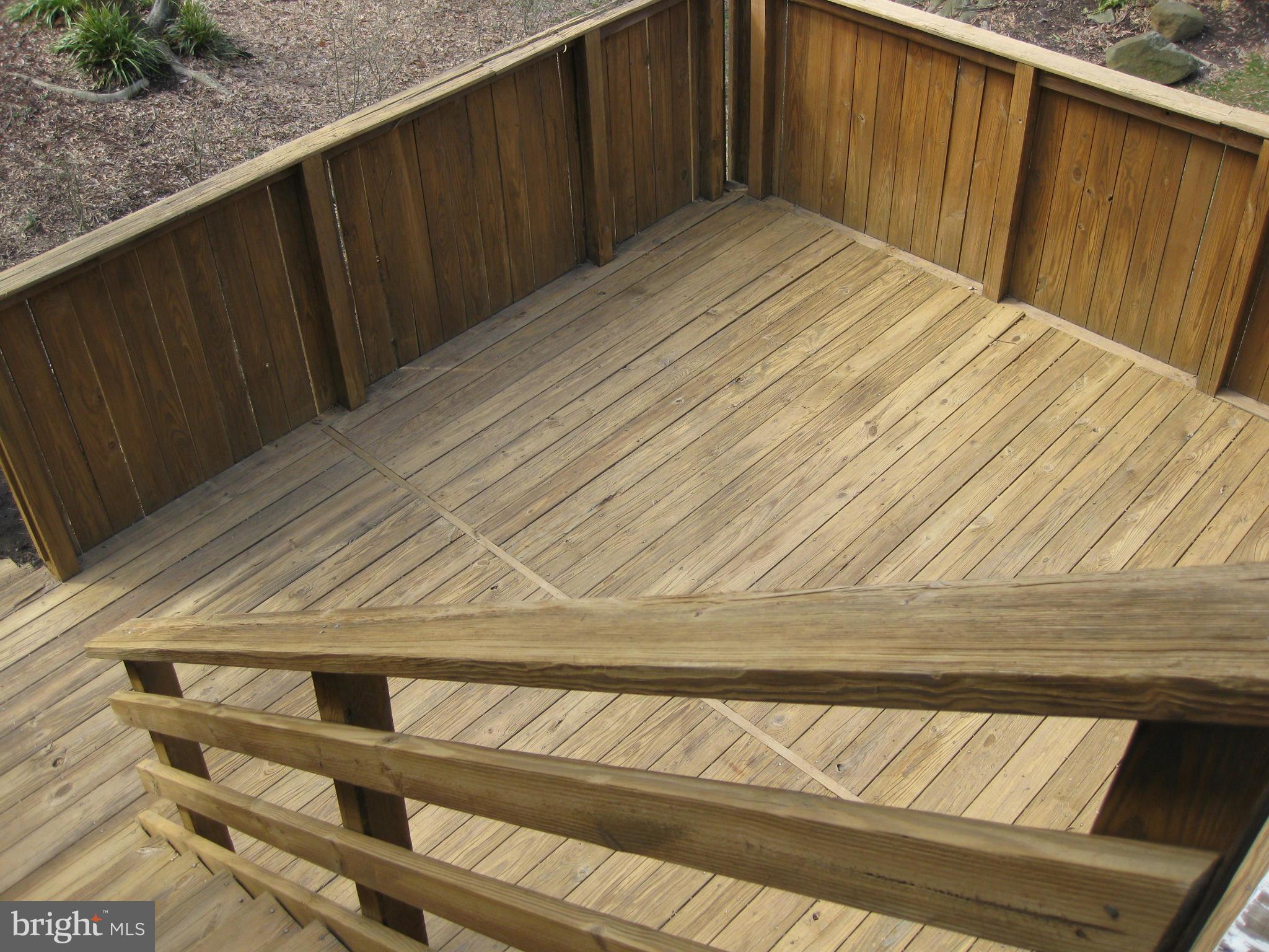 1514 Stuart Road Herndon, VA 20170 - Photo 20 of 20 Deck