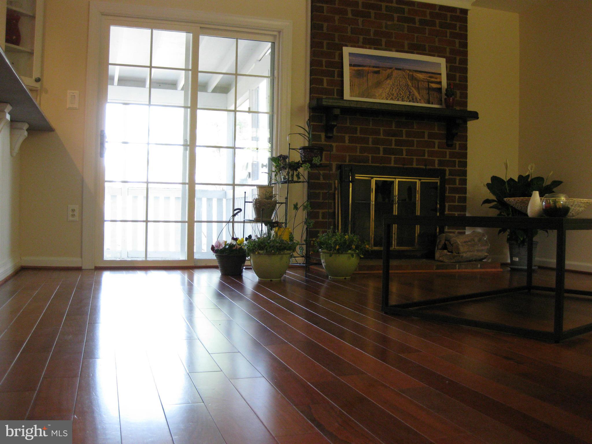 1514 Stuart Road Herndon, VA 20170 - Photo 8 of 20 Family Room off Kitchen