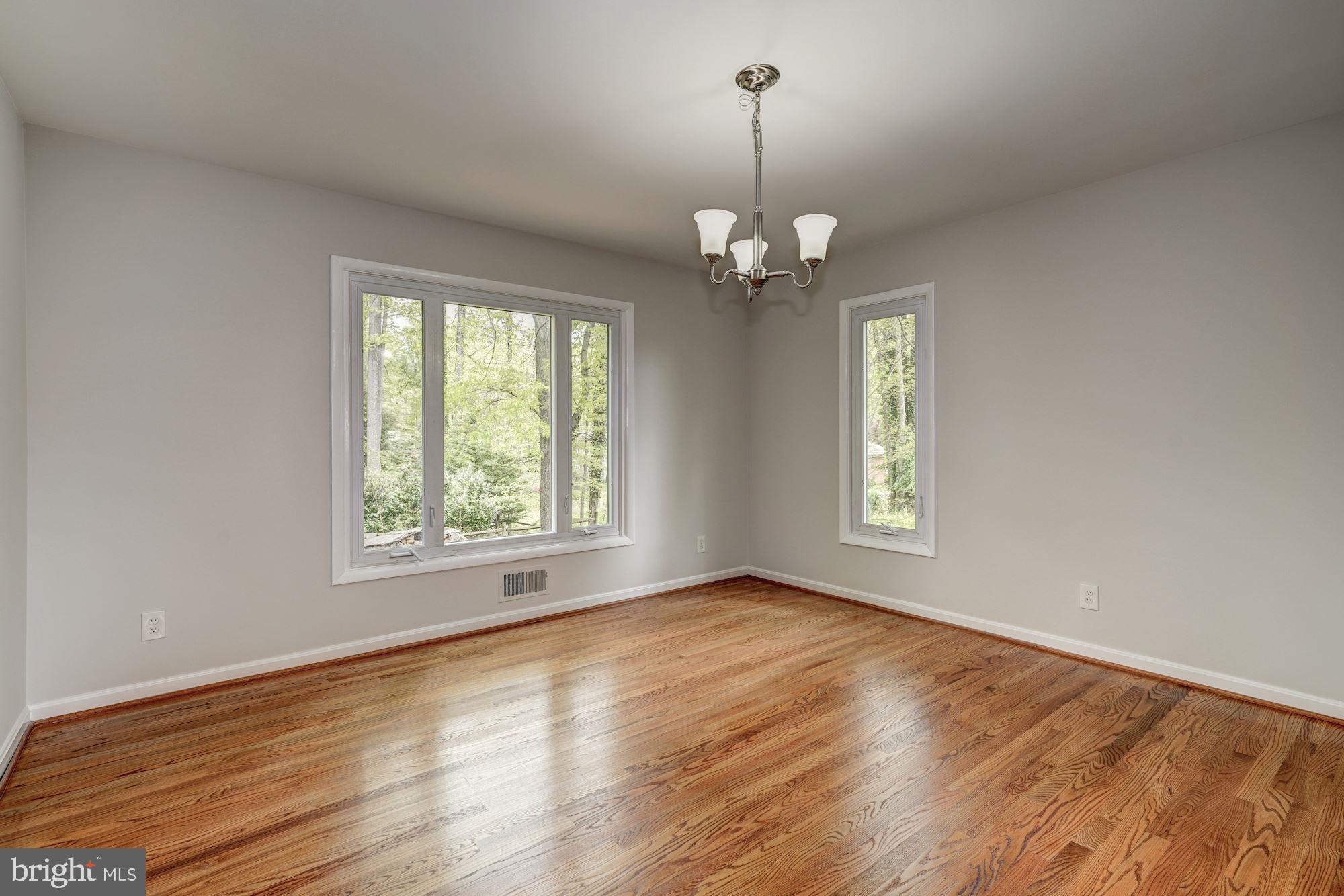 2013 Dundee Road Rockville, MD 20850 - Photo 3 of 31 Dining room