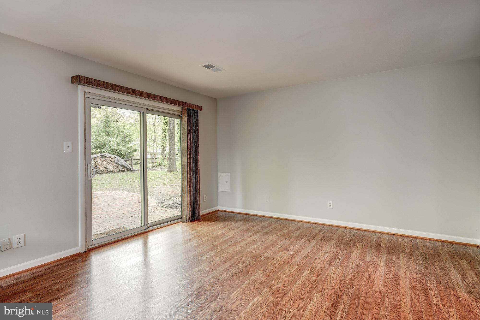 2013 Dundee Road Rockville, MD 20850 - Photo 21 of 31 Family room