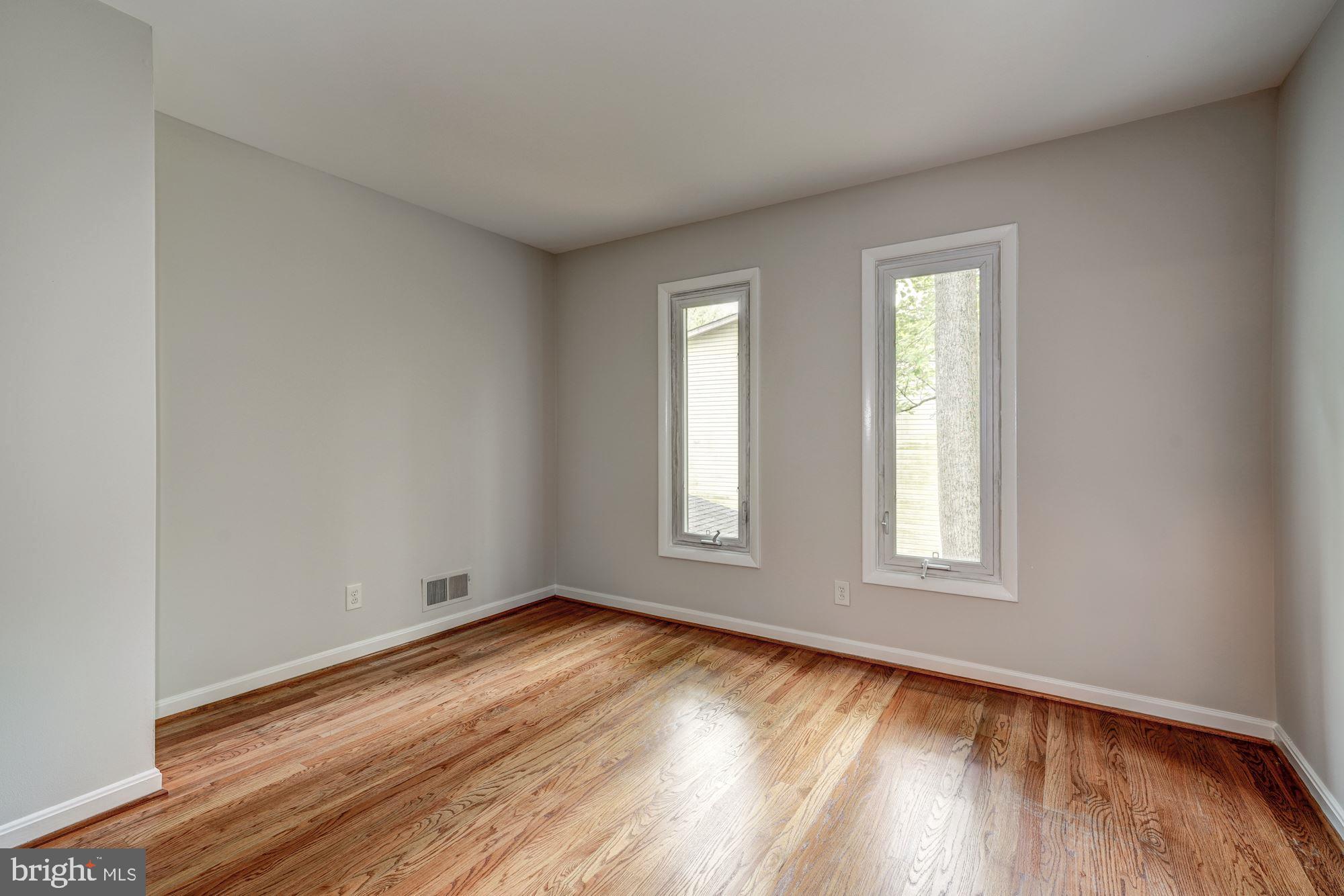 2013 Dundee Road Rockville, MD 20850 - Photo 10 of 31 Main level bonus room