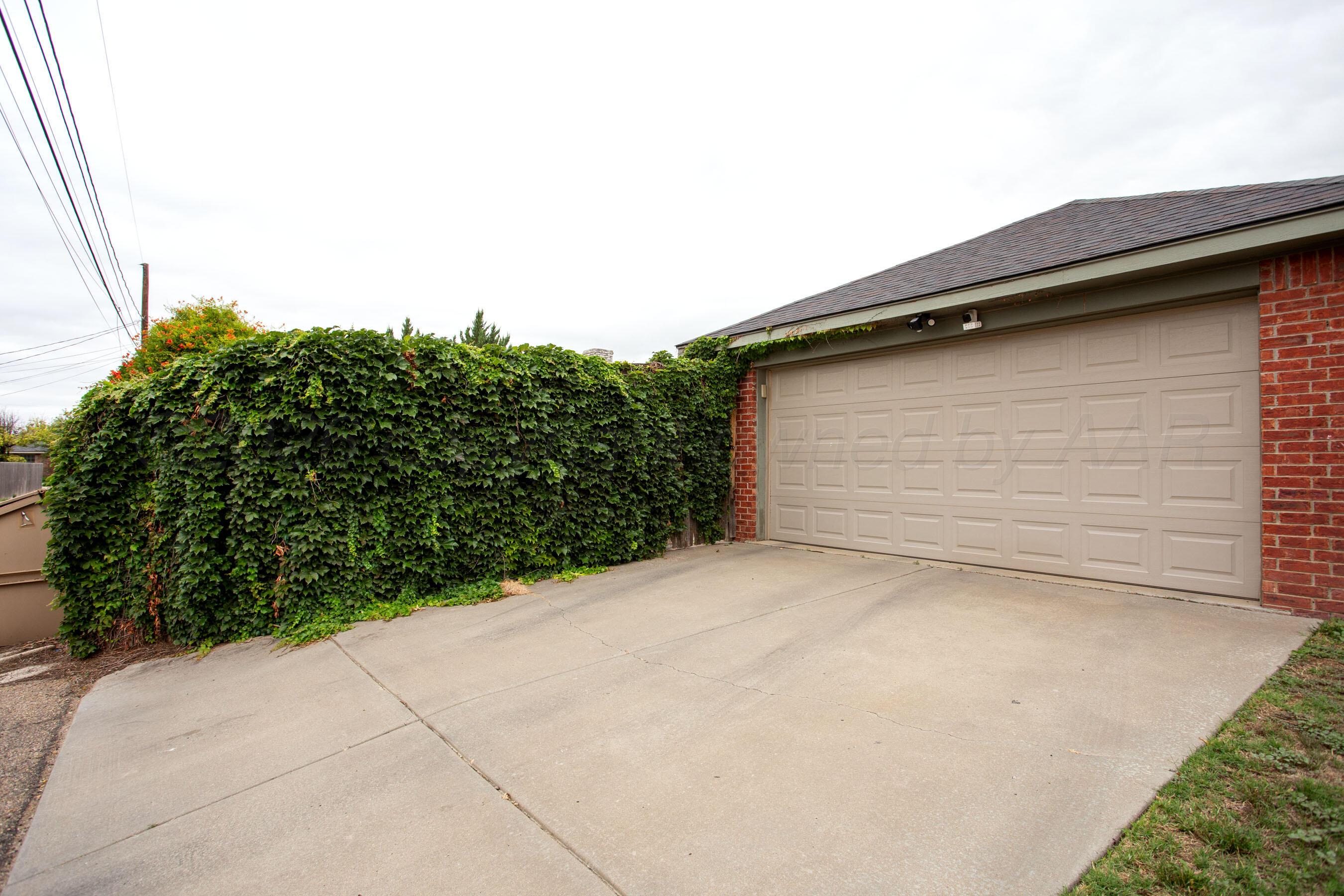 2113 Southwest 59th Avenue Amarillo, TX 79118 - Photo 24 of 24 Driveway