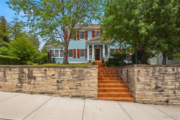 $450,000 | 383 Jefferson Street, Ste. Genevieve, MO 63670
