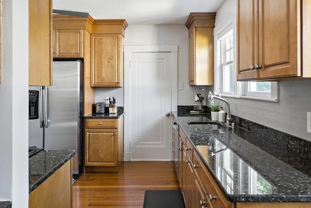17 Flint Road, Unit 17 Watertown, MA 02472 - Photo 8 of 30 Gallery Image 8