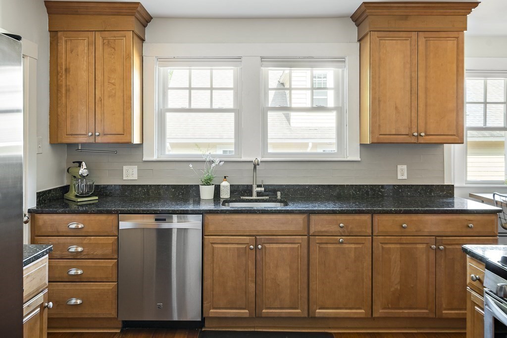 17 Flint Road, Unit 17 Watertown, MA 02472 - Photo 9 of 30 Gallery Image 9
