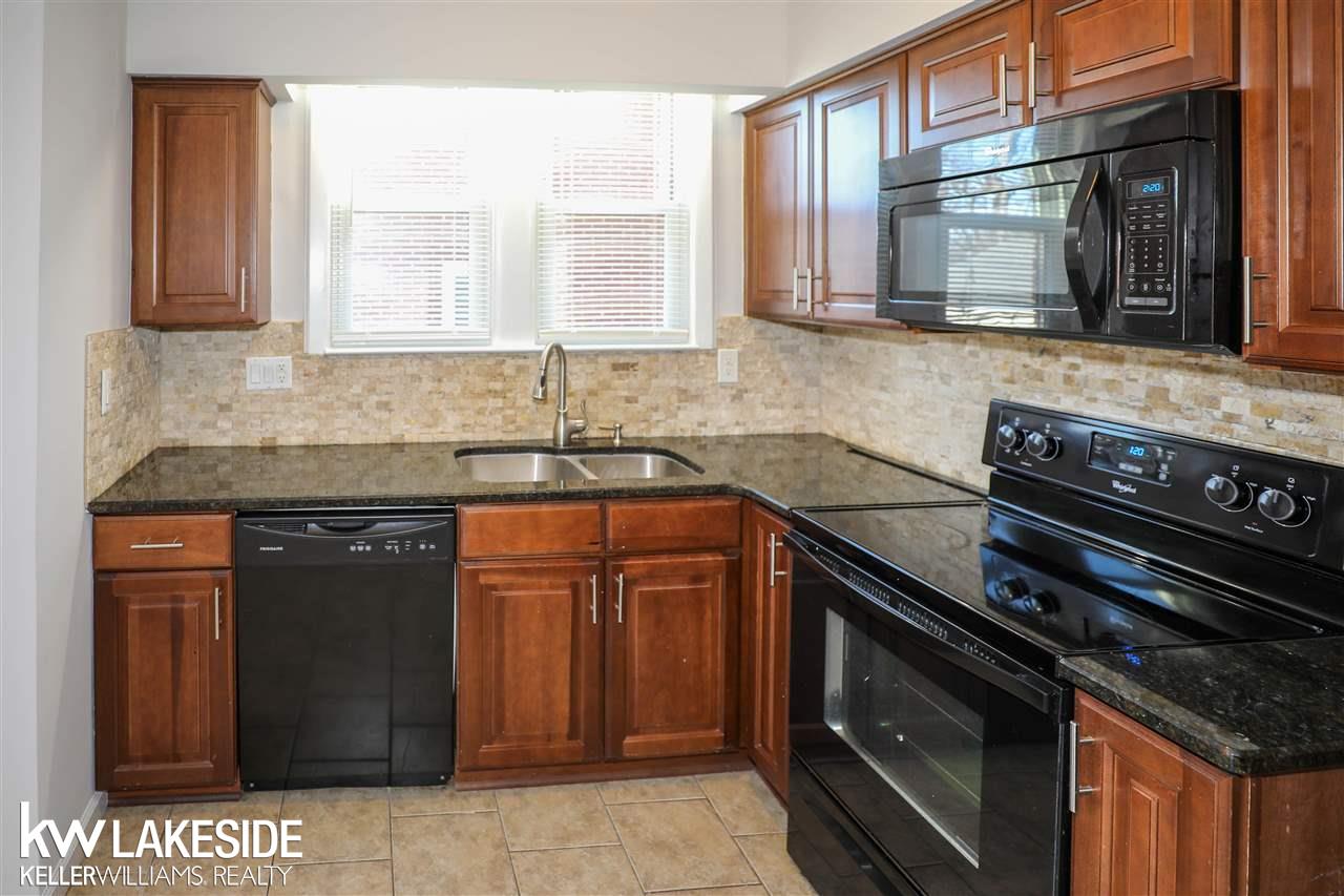 478 Cloverly Road Grosse Pointe, MI 48236 - Photo 15 of 33 50062704-14.JPG
