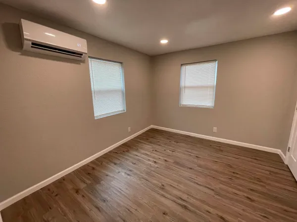 $1,425 | 809 South Pierce Street, Burnet, TX 78611