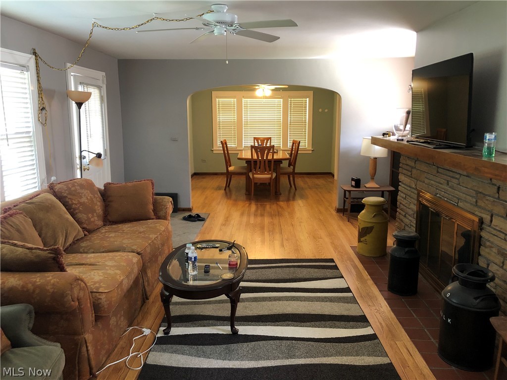 1565 Ridge Road Hinckley, OH 44233 - Photo 3 of 27