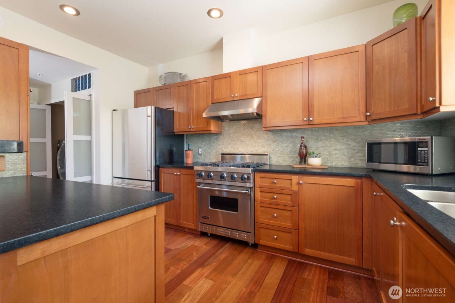 6117 South 232nd Street Kent, WA 98032 - Photo 5 of 37