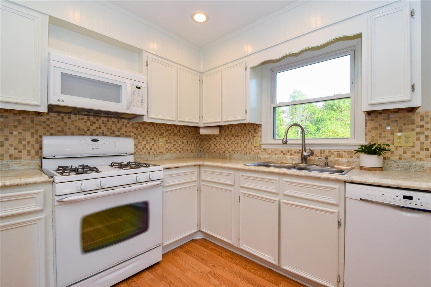 850 North Mill Road Salem, VA 24153 - Photo 6 of 28 06-850 North Mill-6