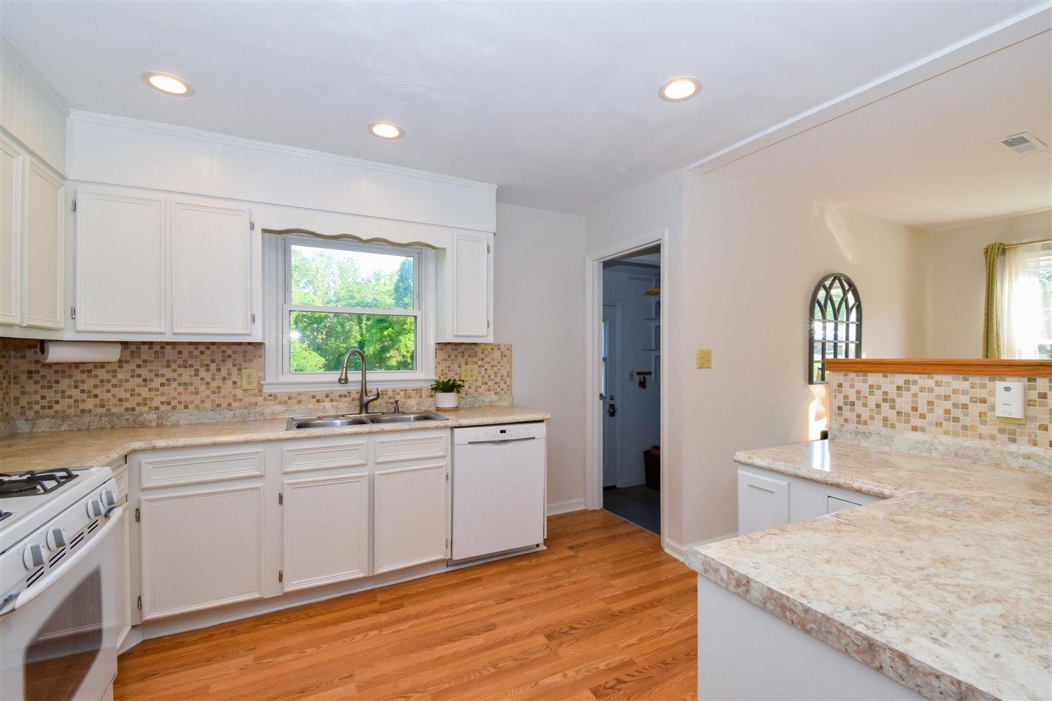 850 North Mill Road Salem, VA 24153 - Photo 8 of 28 08-850 North Mill-8