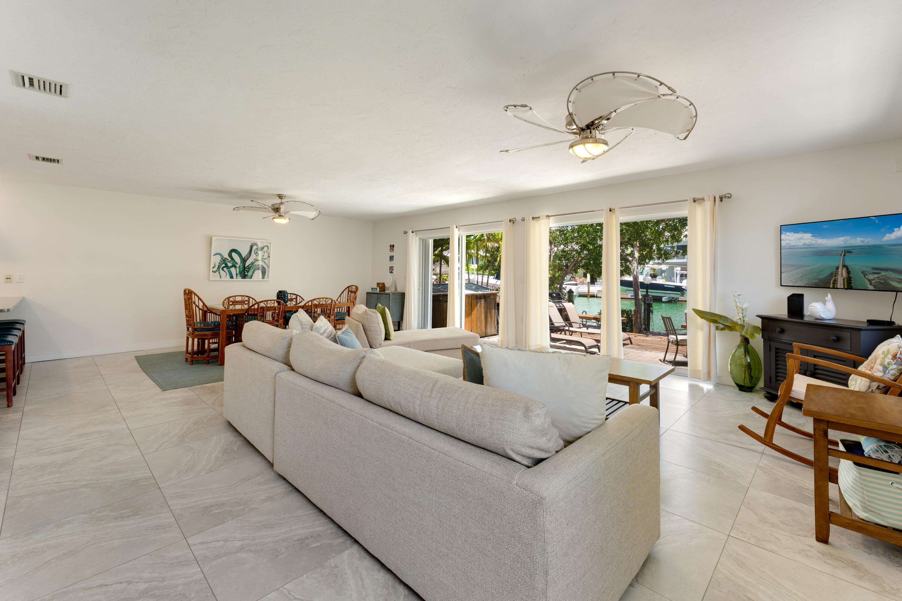 440 9th Street Key Colony Beach, FL 33051 - Photo 7 of 50 Wide Open Living
