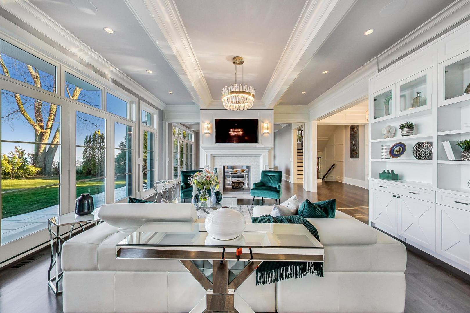 501 Sheridan Road Kenilworth, IL 60043 - Photo 9 of 20 a outdoor living space with furniture and a flat screen tv