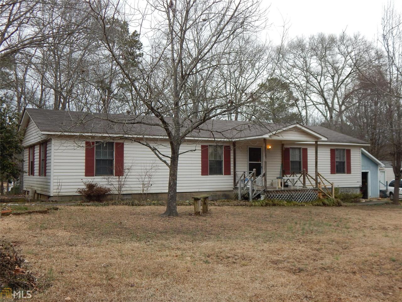 2843 Kingston Highway Rome, GA 30161 - Photo 1 of 1 a front view of a house with yard
