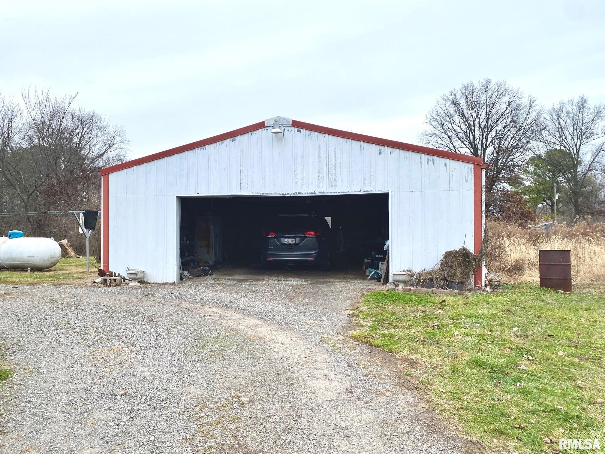 14082 Sesser Lake Road Sesser, IL 62884 - Photo 13 of 15