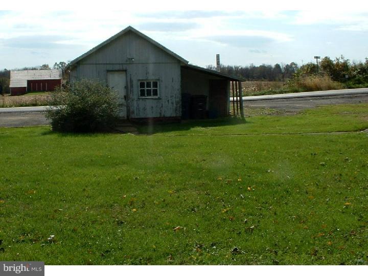 2617 Orefield Road Allentown, PA 18104 - Photo 14 of 22 Garage