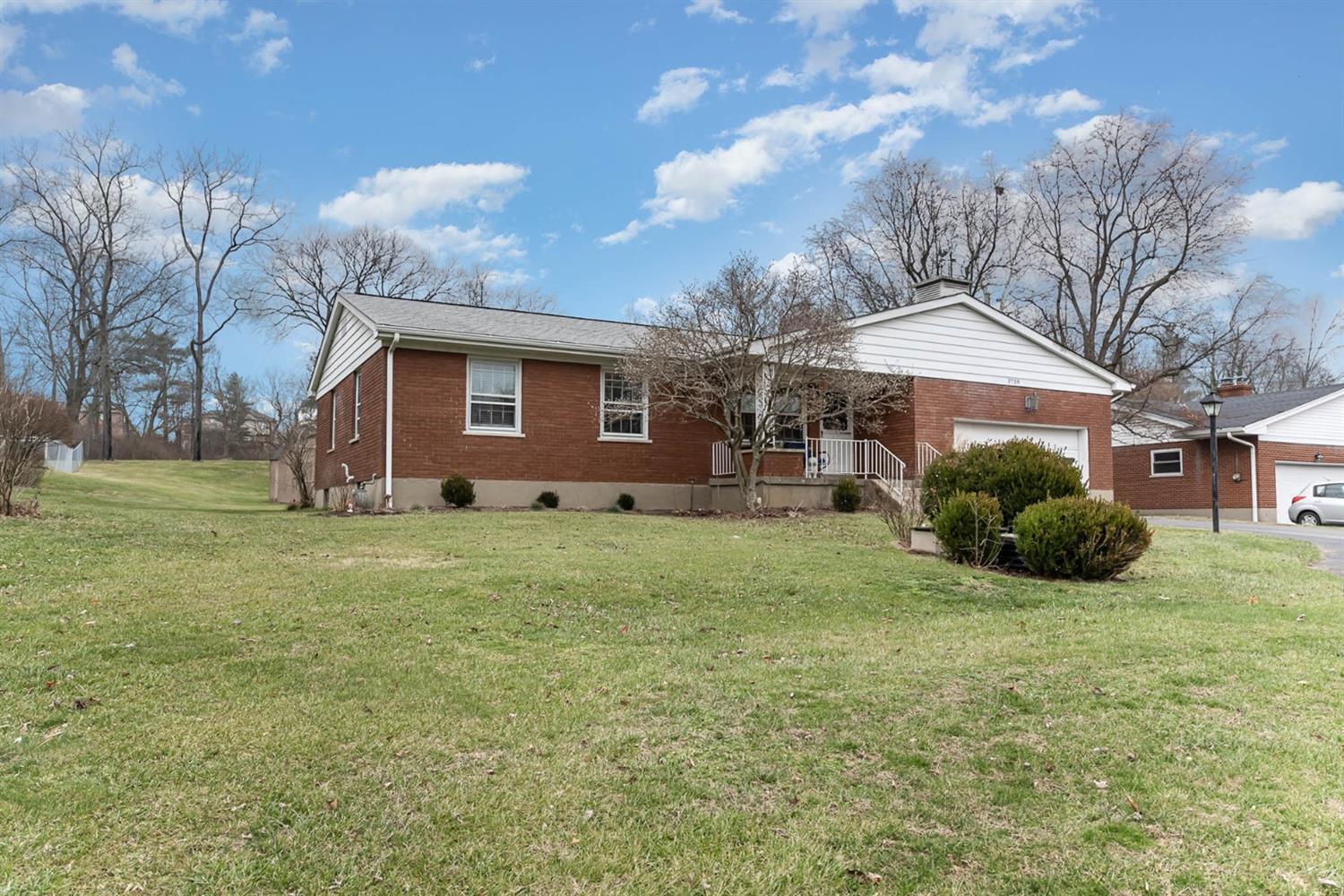 3738 Hanley Road Cincinnati, OH 45247 - Photo 2 of 25