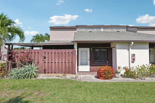 $2,250 | 12939 Cherrydale Court, Fort Myers, FL 33919