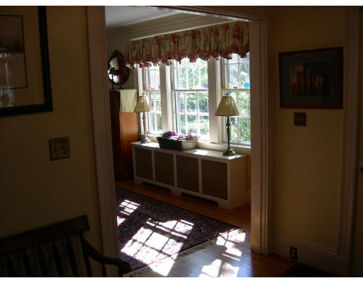33 Windermere Road Newton, MA 02466 - Photo 6 of 16