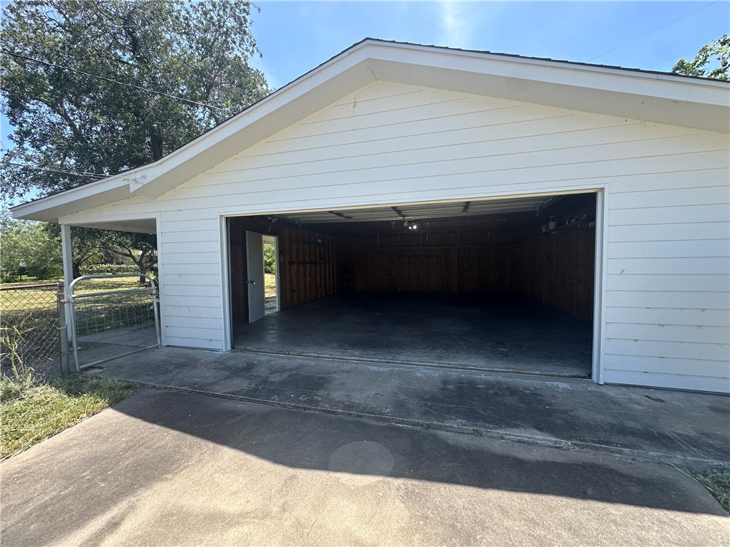 836 Hamilton Street Sinton, TX 78387 - Photo 11 of 12