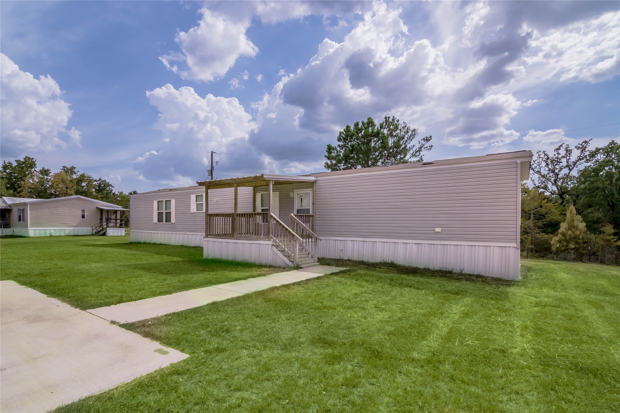 37 Riverside Lane, Unit B Huntsville, TX 77320 - Photo 2 of 23 Gallery Image 2