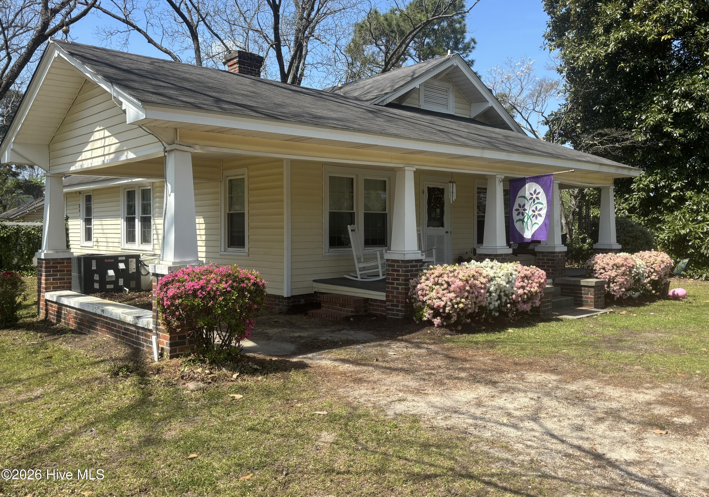 1011 Raleigh Road Clinton, NC 28328 - Photo 2 of 17 front of house