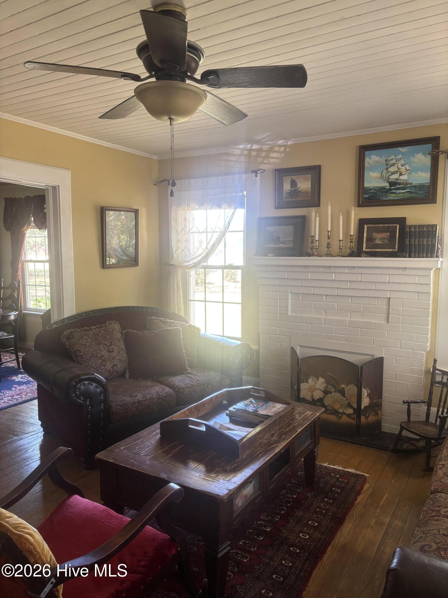 1011 Raleigh Road Clinton, NC 28328 - Photo 4 of 17 living room