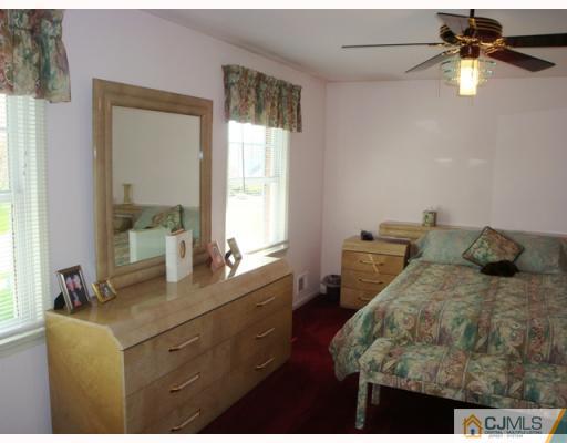 15 Parkview Road Cranbury, NJ 08512 - Photo 10 of 10 Gallery Image 10