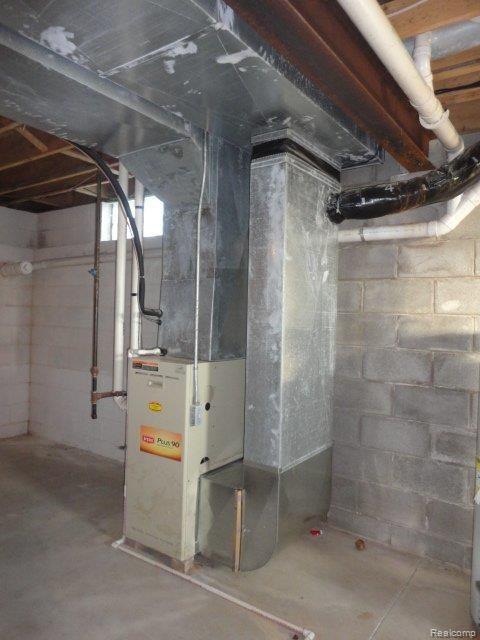 6434 Owens Road Yale, MI 48097 - Photo 29 of 33 2013-10-24 09.09.56.jpg