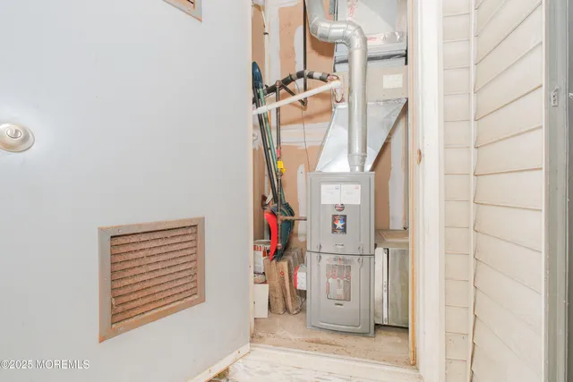 a view of livingroom with furniture