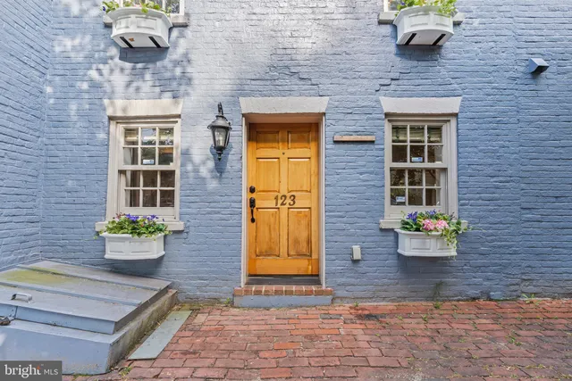 $5,900 | 123 South Fayette Street, Alexandria, VA 22314