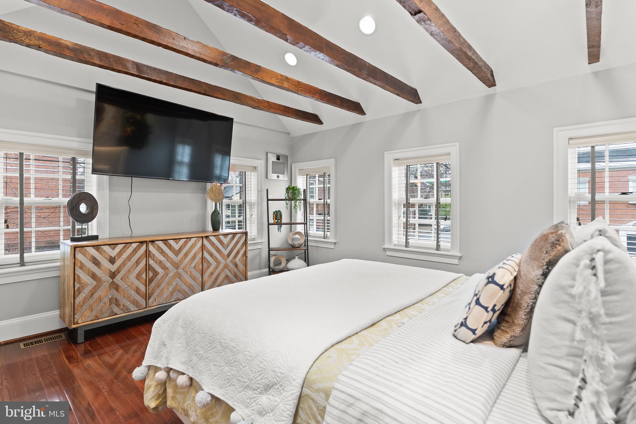 123 South Fayette Street Alexandria, VA 22314 - Photo 31 of 41 a bedroom with a large bed and a window