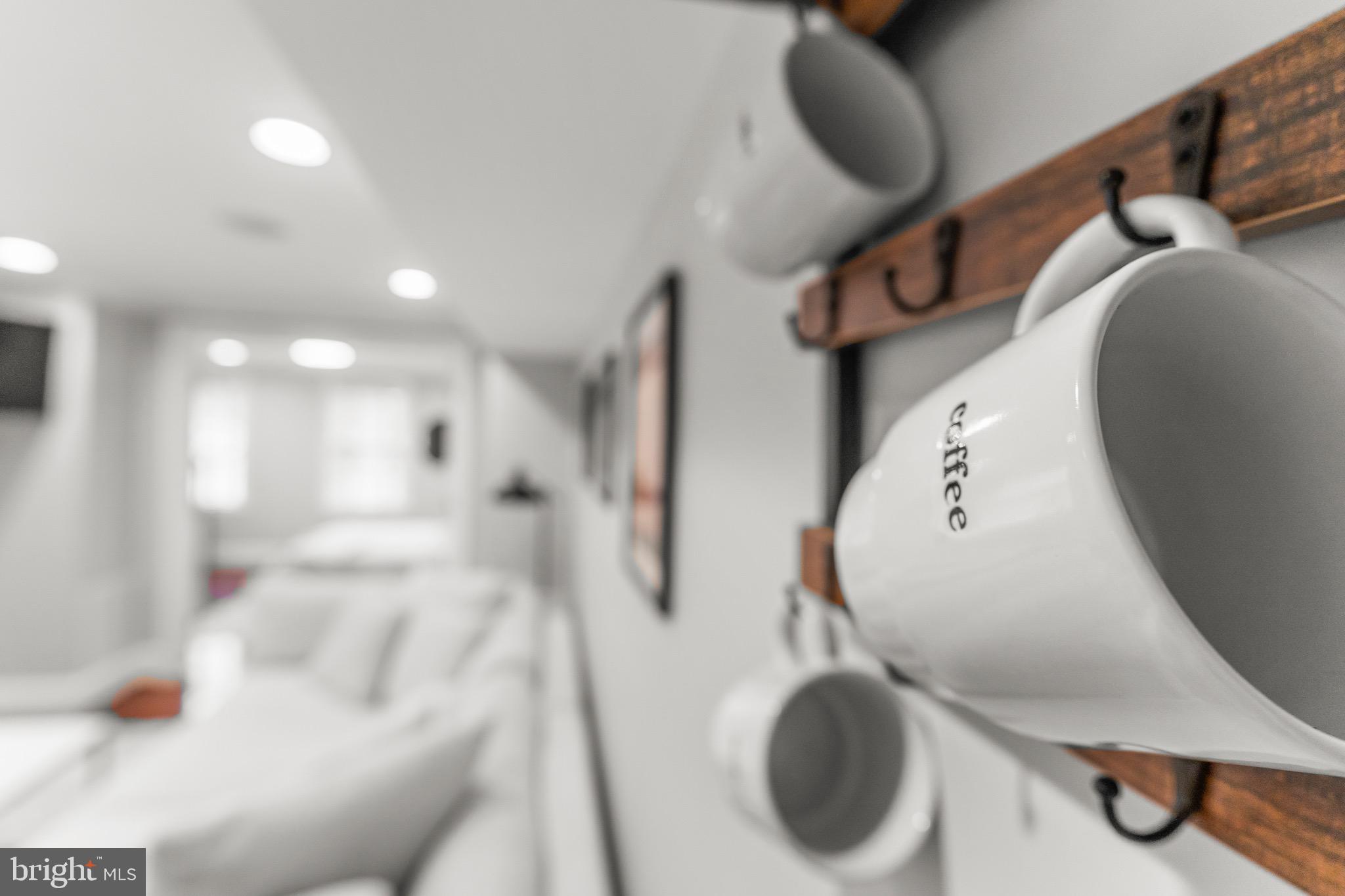 123 South Fayette Street Alexandria, VA 22314 - Photo 41 of 41 a living room with furniture and a mirror