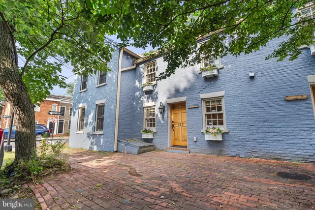 $5,900 | 123 South Fayette Street, Alexandria, VA 22314