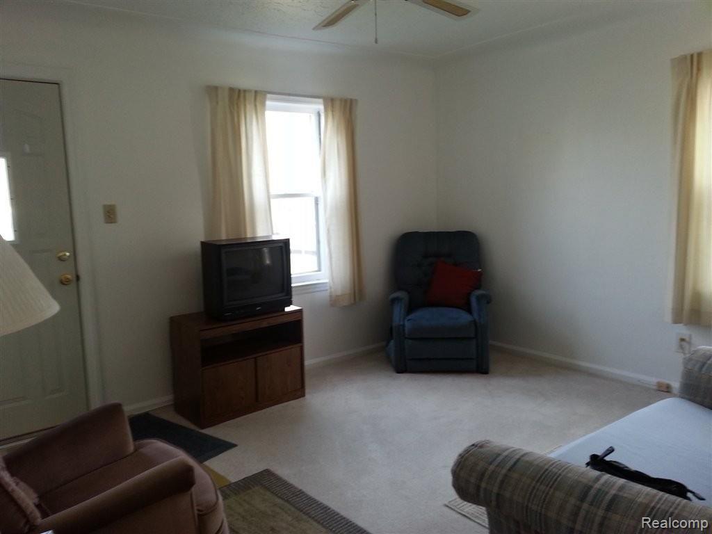 26845 Sibley Road Romulus, MI 48174 - Photo 13 of 22 LIVING - Copy.jpg