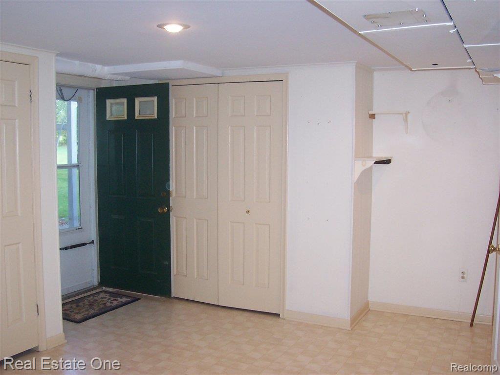 3181 Weygant Drive Rochester, MI 48306 - Photo 28 of 37 Lower level Walkout to Patio