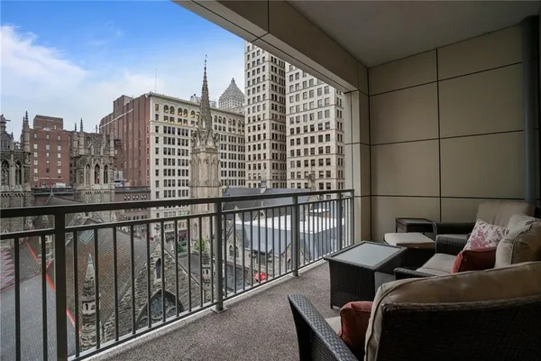 $3,200 | 301 Fifth Avenue, Unit 511, Pittsburgh, PA 15222