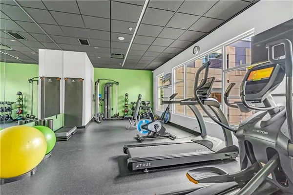 $3,200 | 301 Fifth Avenue, Unit 511, Pittsburgh, PA 15222