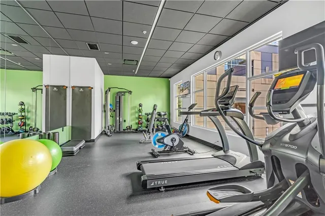 $3,200 | 301 Fifth Avenue, Unit 511, Pittsburgh, PA 15222